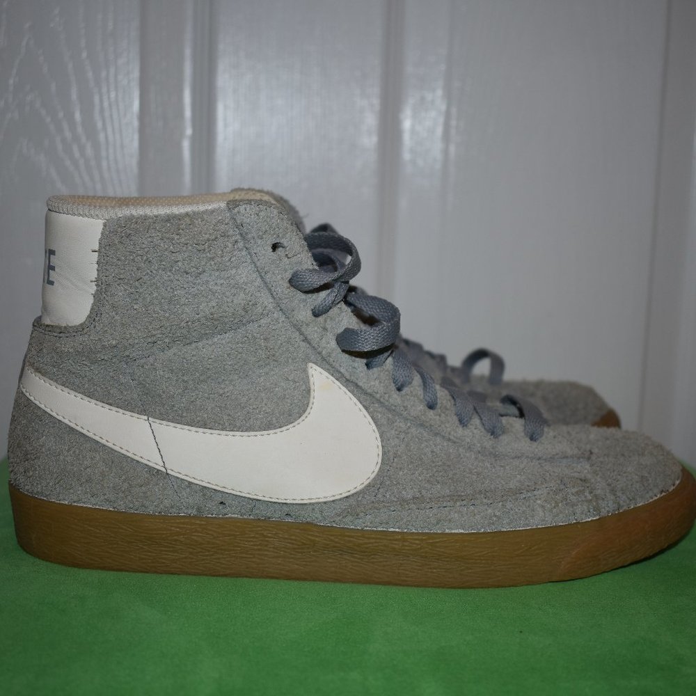 Gray Nike High-Tops
